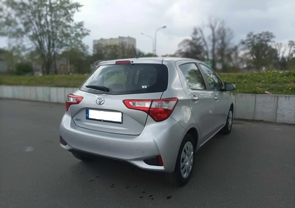 Toyota Yaris cena 48900 przebieg: 68900, rok produkcji 2020 z Łódź małe 79